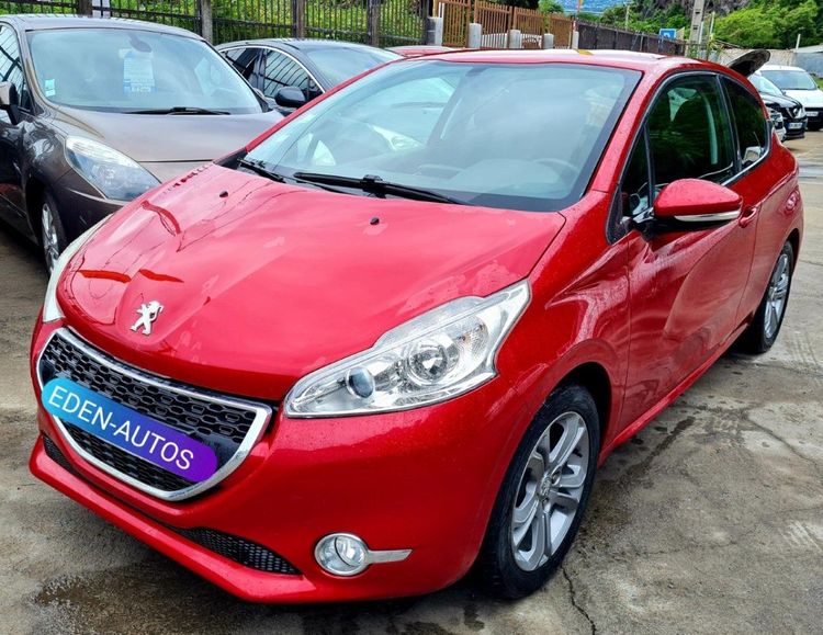 voiture occasion PEUGEOT 208 à la Réunion disponible sur noutlauto.re