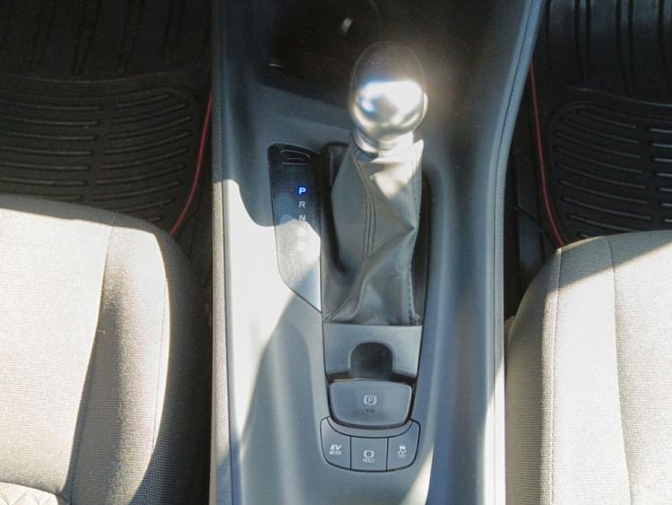 voiture occasion TOYOTA C-HR HYBRIDE MY20 à la Réunion disponible sur noutlauto.re