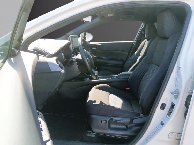 voiture occasion TOYOTA C-HR HYBRIDE MY20 à la Réunion disponible sur noutlauto.re