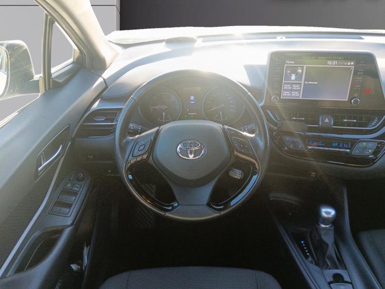 voiture occasion TOYOTA C-HR HYBRIDE MY22 à la Réunion disponible sur noutlauto.re