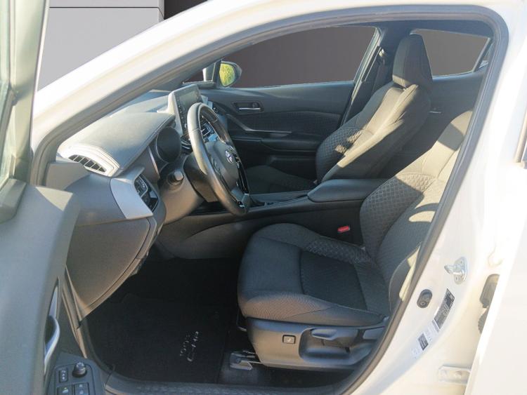 voiture occasion TOYOTA C-HR HYBRIDE MY22 à la Réunion disponible sur noutlauto.re