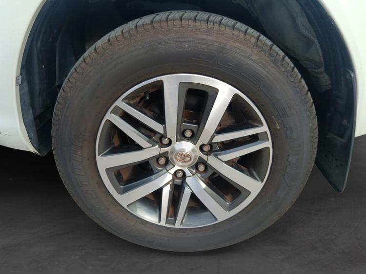 voiture occasion TOYOTA HILUX DOUBLE CABINE à la Réunion disponible sur noutlauto.re