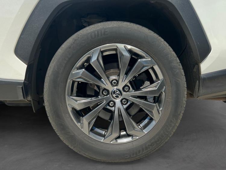 voiture occasion TOYOTA RAV4 HYBRIDE MY22 à la Réunion disponible sur noutlauto.re