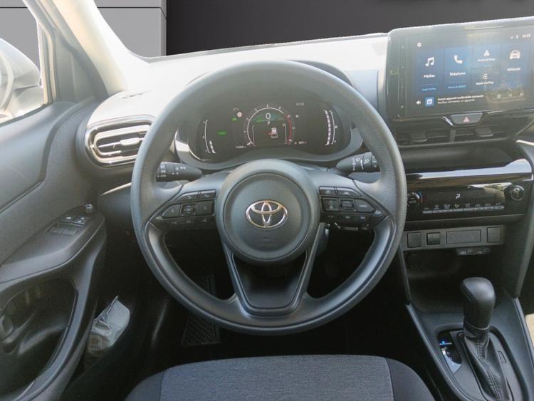 voiture occasion TOYOTA YARIS CROSS HYBRIDE MY22 à la Réunion disponible sur noutlauto.re