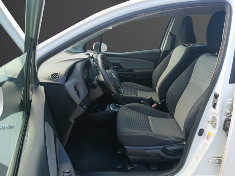 voiture occasion TOYOTA YARIS PRO HYBRIDE MC2 à la Réunion disponible sur noutlauto.re