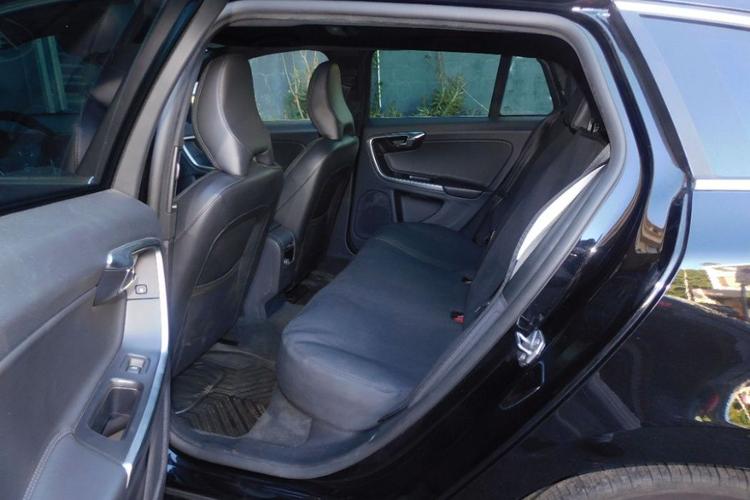 voiture occasion VOLVO V 60 à la Réunion disponible sur noutlauto.re