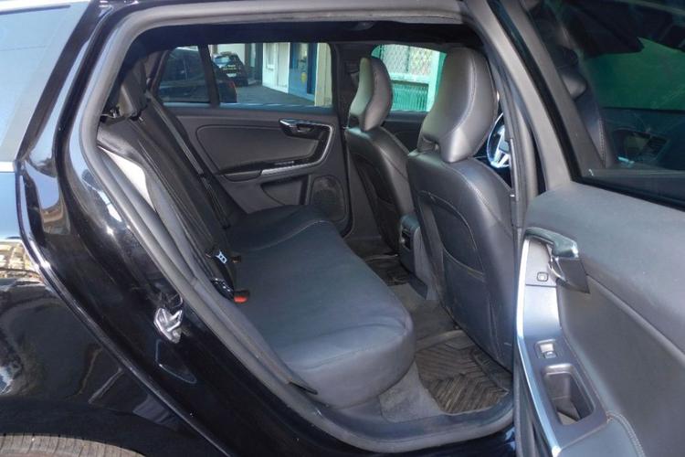 voiture occasion VOLVO V 60 à la Réunion disponible sur noutlauto.re
