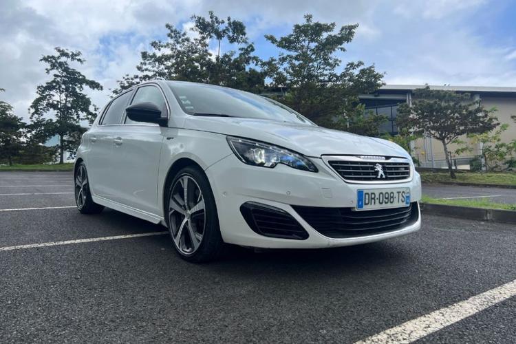 voiture occasion PEUGEOT 308 à la Réunion disponible sur noutlauto.re