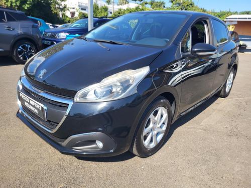 voiture occasion PEUGEOT 208 disponible sur noutlauto.re