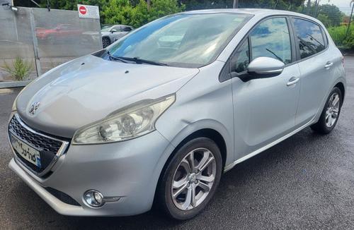 voiture occasion PEUGEOT 208 disponible sur noutlauto.re