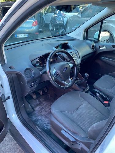 voiture occasion FORD TRANSIT COURIER à la Réunion disponible sur noutlauto.re