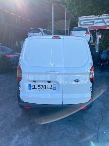 voiture occasion FORD TRANSIT COURIER à la Réunion disponible sur noutlauto.re