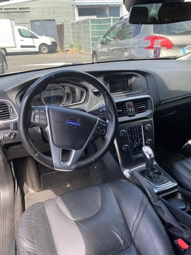 voiture occasion VOLVO V 40 à la Réunion disponible sur noutlauto.re