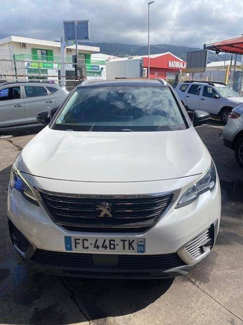 voiture occasion PEUGEOT  5008 disponible sur noutlauto.re