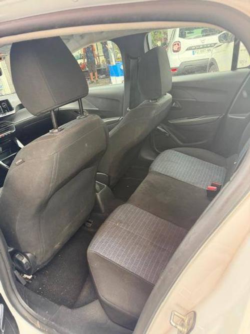 voiture occasion PEUGEOT  208 disponible sur noutlauto.re