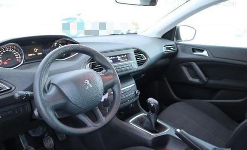 voiture occasion PEUGEOT 308 à la Réunion disponible sur noutlauto.re