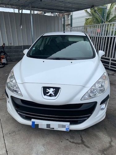 voiture occasion PEUGEOT 308 à la Réunion disponible sur noutlauto.re