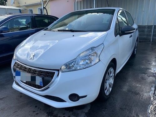 voiture occasion PEUGEOT 208 à la Réunion disponible sur noutlauto.re