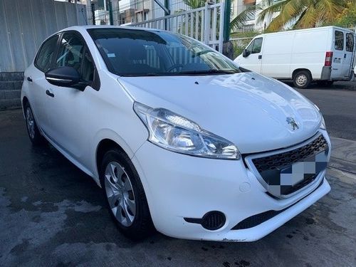 voiture occasion PEUGEOT 208 à la Réunion disponible sur noutlauto.re