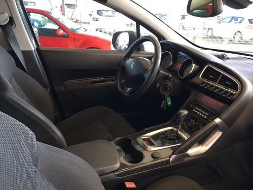 voiture occasion PEUGEOT 3008 à la Réunion disponible sur noutlauto.re