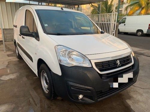 voiture occasion PEUGEOT PARTNER à la Réunion disponible sur noutlauto.re