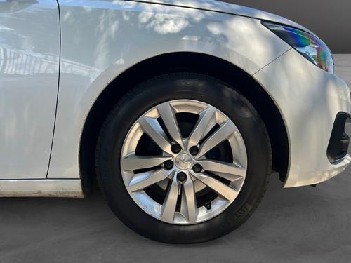 voiture occasion PEUGEOT 308 disponible sur noutlauto.re