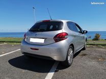 voiture occasion PEUGEOT 208 à la Réunion disponible sur noutlauto.re
