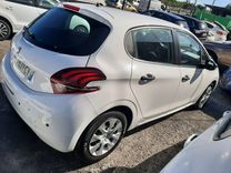 voiture occasion PEUGEOT 208 à la Réunion disponible sur noutlauto.re