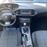 voiture occasion PEUGEOT 308 à la Réunion disponible sur noutlauto.re