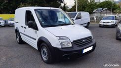 voiture occasion FORD TRANSIT CONNECT à la Réunion disponible sur noutlauto.re