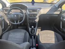 voiture occasion PEUGEOT 208 à la Réunion disponible sur noutlauto.re