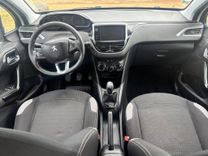 voiture occasion PEUGEOT 208 à la Réunion disponible sur noutlauto.re