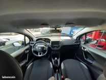 voiture occasion PEUGEOT 208 à la Réunion disponible sur noutlauto.re