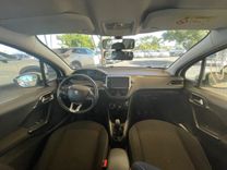 voiture occasion PEUGEOT 208 à la Réunion disponible sur noutlauto.re