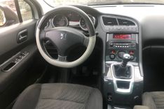 voiture occasion PEUGEOT 5008 à la Réunion disponible sur noutlauto.re