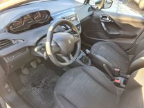 voiture occasion PEUGEOT 208 à la Réunion disponible sur noutlauto.re