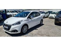 voiture occasion PEUGEOT 208 à la Réunion disponible sur noutlauto.re