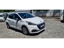 voiture occasion PEUGEOT 208 à la Réunion disponible sur noutlauto.re