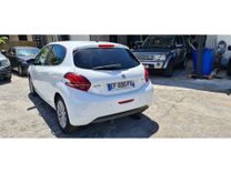 voiture occasion PEUGEOT 208 à la Réunion disponible sur noutlauto.re