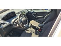 voiture occasion PEUGEOT 208 à la Réunion disponible sur noutlauto.re