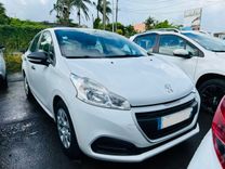 voiture occasion PEUGEOT 208 à la Réunion disponible sur noutlauto.re