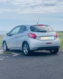 voiture occasion PEUGEOT 208 à la Réunion disponible sur noutlauto.re