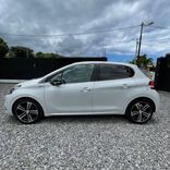 voiture occasion PEUGEOT 208 à la Réunion disponible sur noutlauto.re