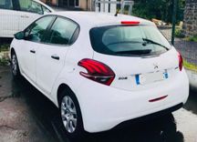 voiture occasion PEUGEOT 208 à la Réunion disponible sur noutlauto.re