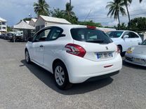 voiture occasion PEUGEOT 208 à la Réunion disponible sur noutlauto.re