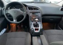 voiture occasion PEUGEOT 5008 à la Réunion disponible sur noutlauto.re