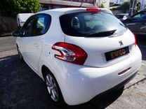 voiture occasion PEUGEOT 208 à la Réunion disponible sur noutlauto.re