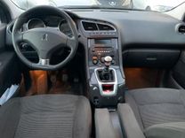 voiture occasion PEUGEOT 5008 à la Réunion disponible sur noutlauto.re