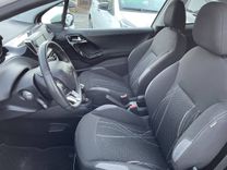voiture occasion PEUGEOT 208 à la Réunion disponible sur noutlauto.re