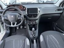 voiture occasion PEUGEOT 208 à la Réunion disponible sur noutlauto.re